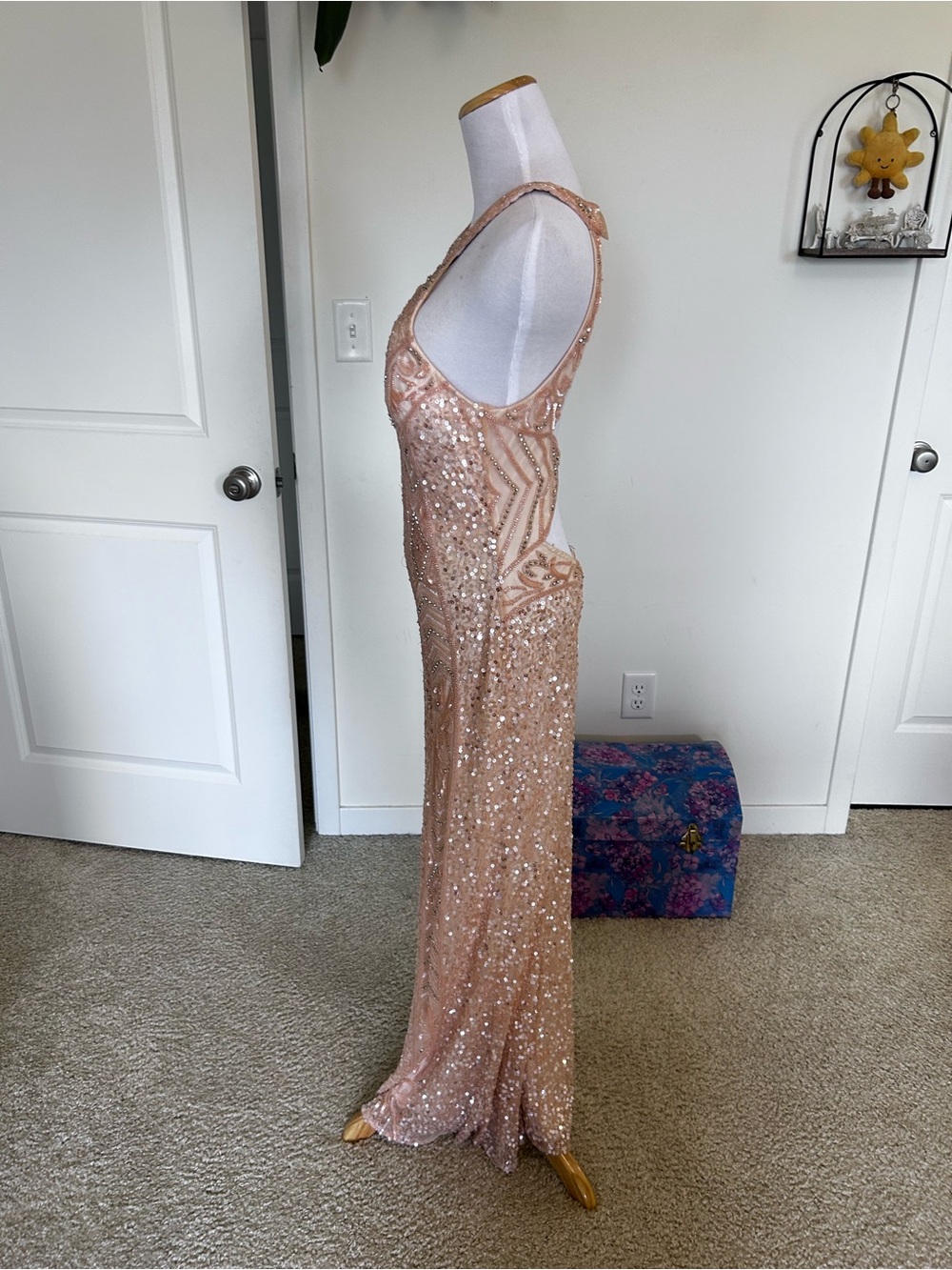 Camille La Vie Champagne Pink Sequin Beaded Formal Maxi Gown Size 4 - Picture 3 of 9